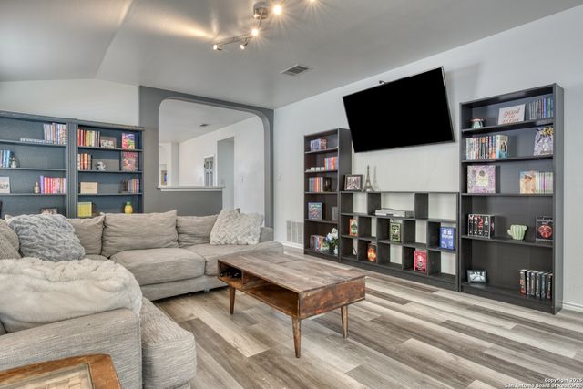 10423 Tiger Field, San Antonio, TX 78251
