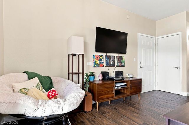 8250 North Grand Canyon Drive 1006, Las Vegas, NV 89166