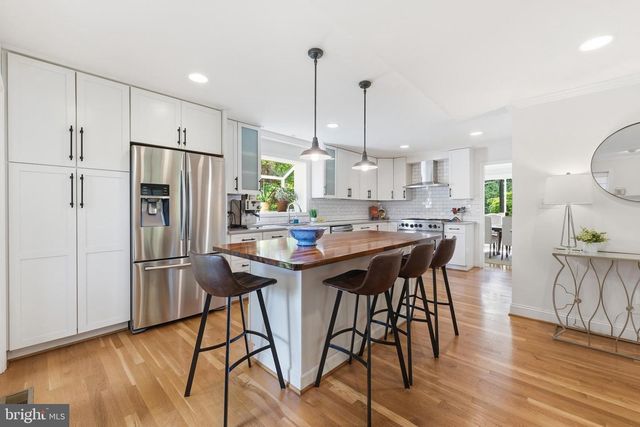 1102 MEURILEE LN, Silver Spring, MD 20901