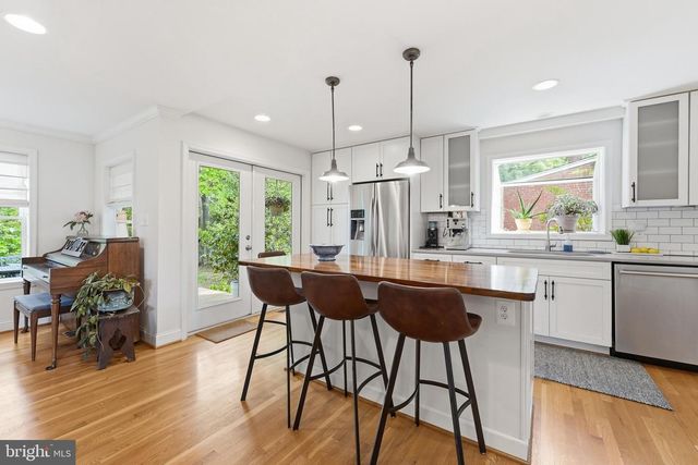 1102 MEURILEE LN, Silver Spring, MD 20901