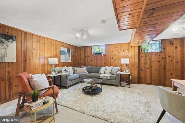1102 MEURILEE LN, Silver Spring, MD 20901