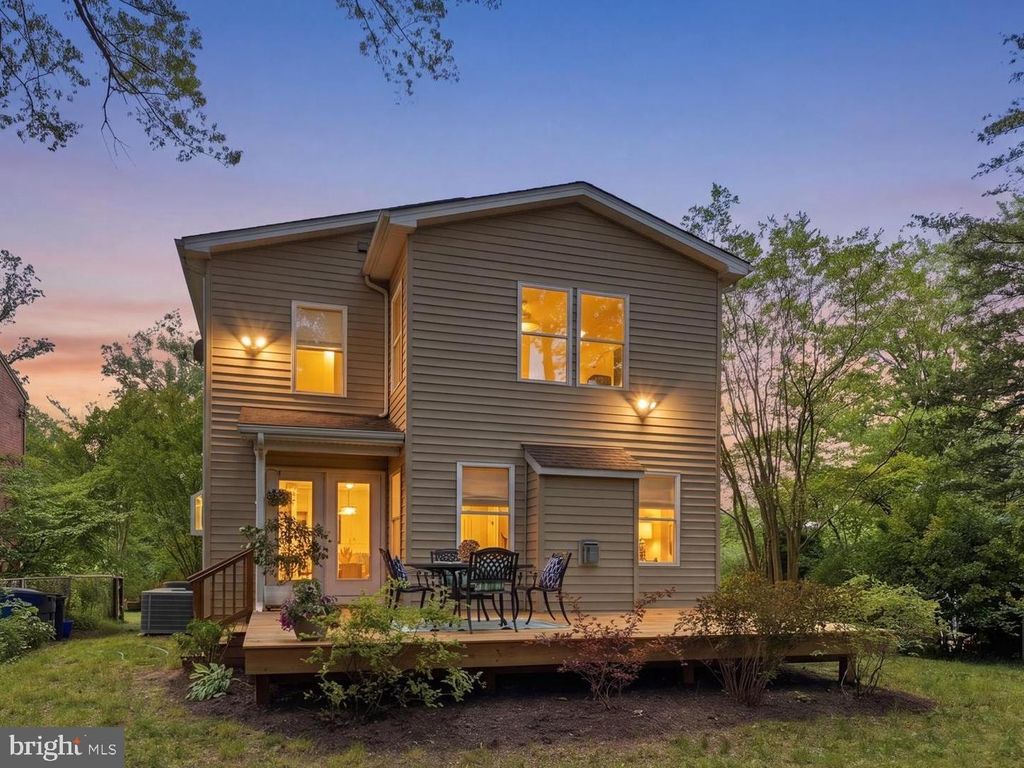 1102 MEURILEE LN, Silver Spring, MD 20901