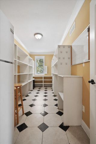 1755 Clifty Creek Court, Valparaiso, IN 46385