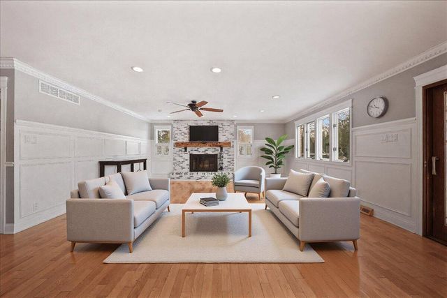 1755 Clifty Creek Court, Valparaiso, IN 46385