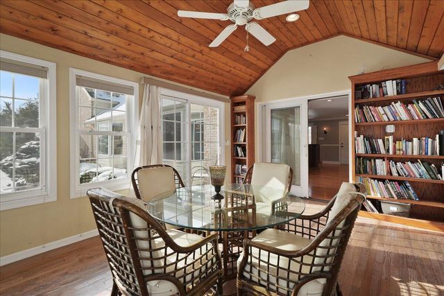 1755 Clifty Creek Court, Valparaiso, IN 46385