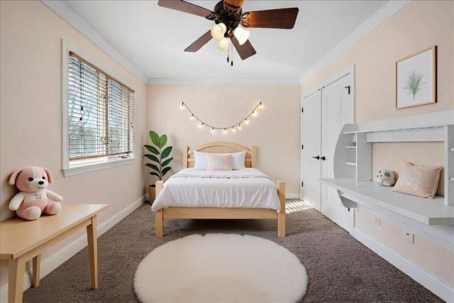 1755 Clifty Creek Court, Valparaiso, IN 46385