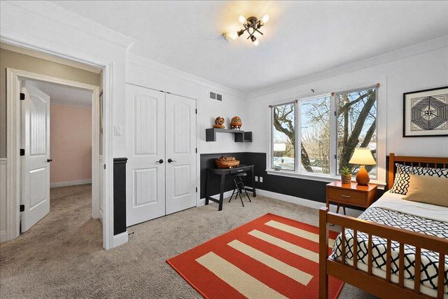 1755 Clifty Creek Court, Valparaiso, IN 46385