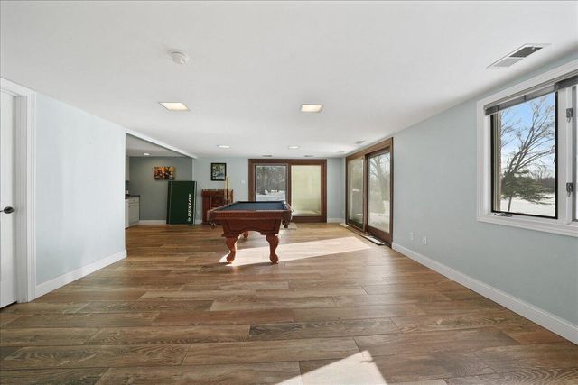 1755 Clifty Creek Court, Valparaiso, IN 46385