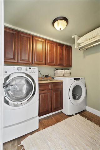 1755 Clifty Creek Court, Valparaiso, IN 46385