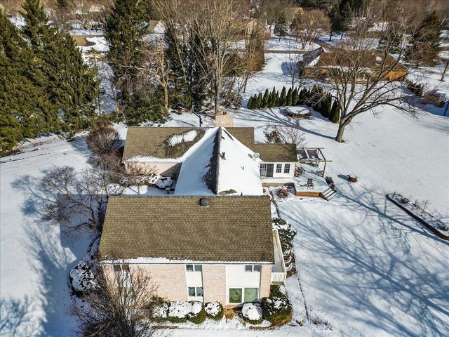 1755 Clifty Creek Court, Valparaiso, IN 46385