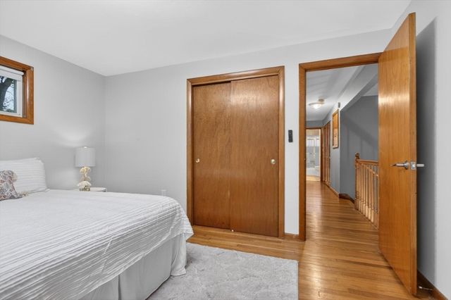 5 Wing Ter, Burlington, MA 01803