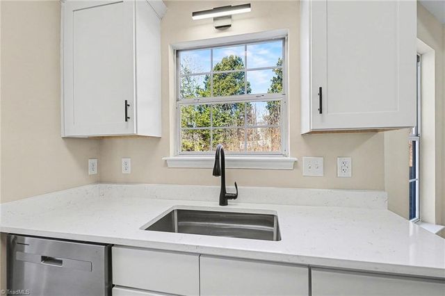 3165 Hickory Ridge Drive, Winston-salem, NC 27127