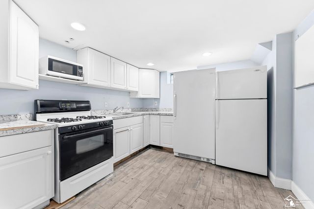14896 Euclid Avenue, Allen Park, MI 48101