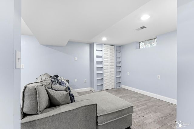 14896 Euclid Avenue, Allen Park, MI 48101