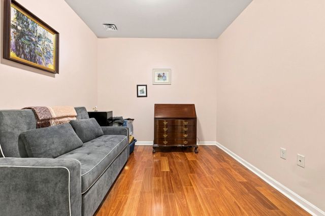 36 Augustus Ct 1002, Reading, MA 01867