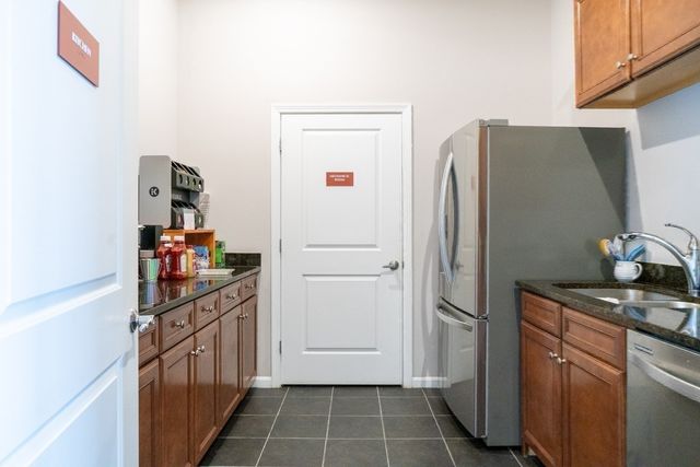 36 Augustus Ct 1002, Reading, MA 01867