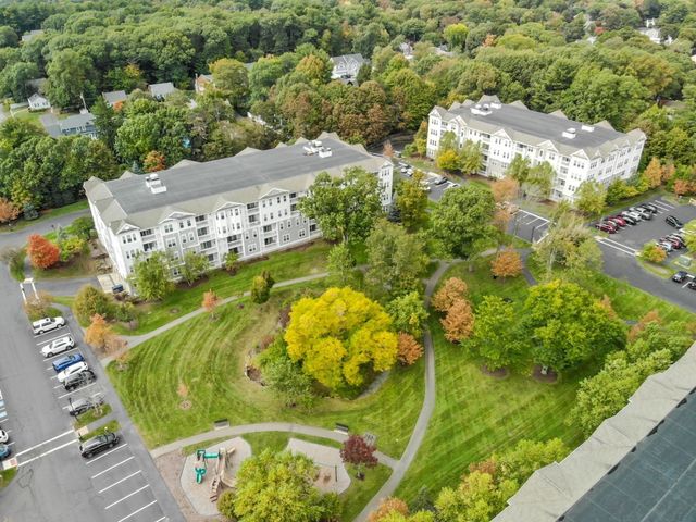 36 Augustus Ct 1002, Reading, MA 01867
