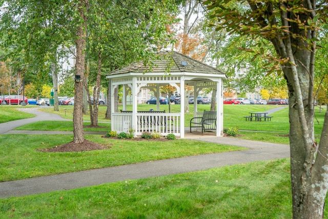 36 Augustus Ct 1002, Reading, MA 01867
