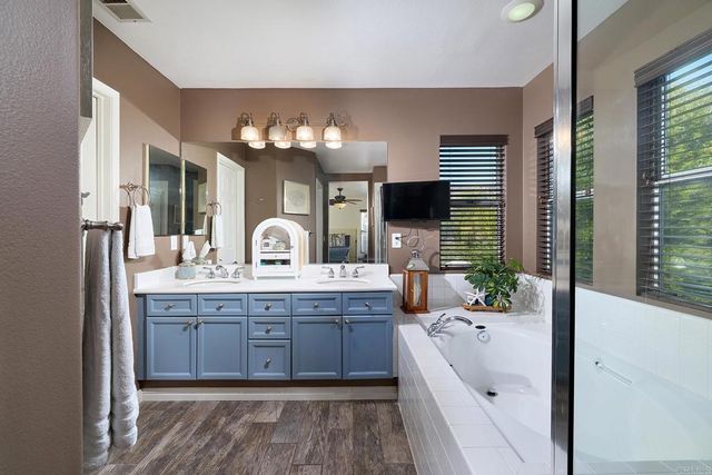 2414 Fallbrook Place, Escondido, CA 92027