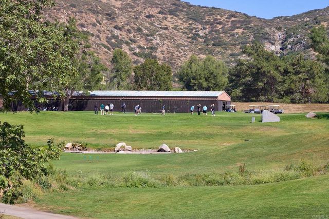 2414 Fallbrook Place, Escondido, CA 92027