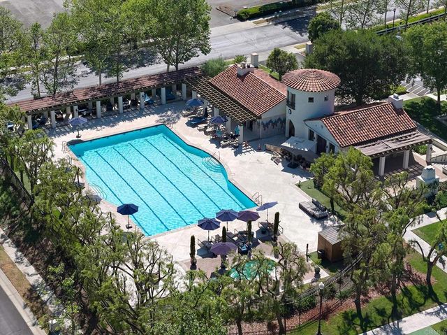 2414 Fallbrook Place, Escondido, CA 92027