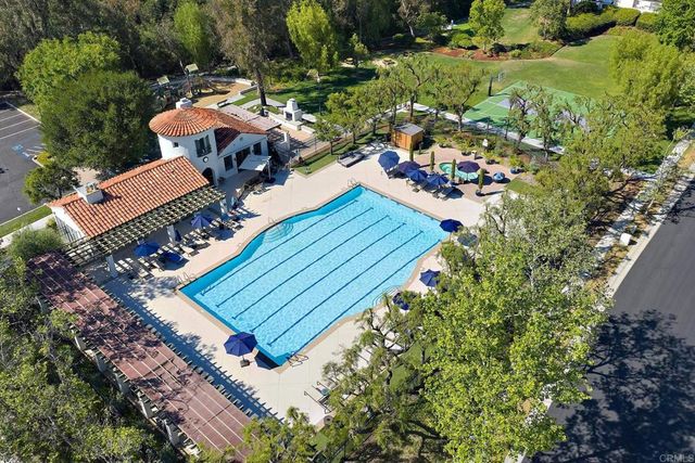 2414 Fallbrook Place, Escondido, CA 92027