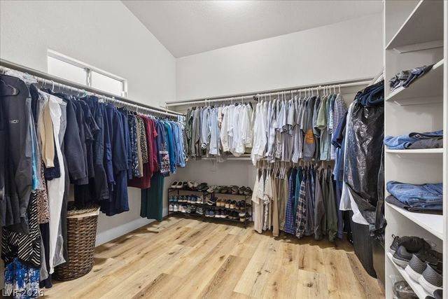 9510 Desert Crest Court, Las Vegas, NV 89129