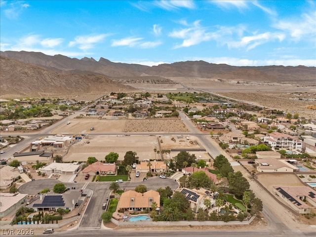9510 Desert Crest Court, Las Vegas, NV 89129