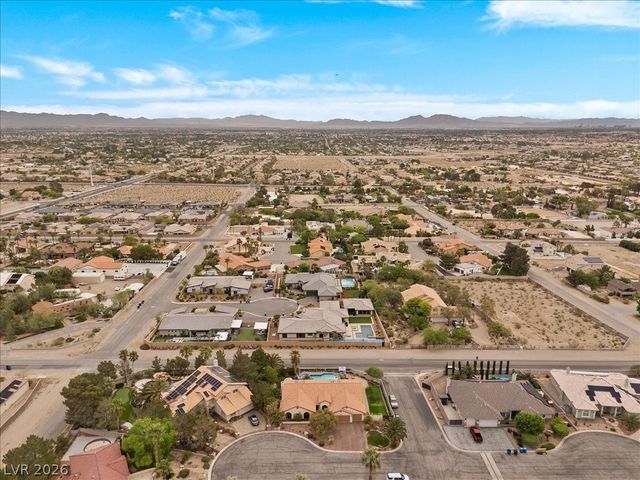 9510 Desert Crest Court, Las Vegas, NV 89129