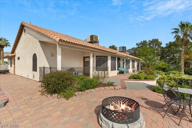 9510 Desert Crest Court, Las Vegas, NV 89129