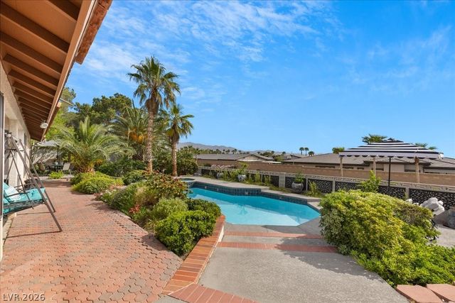 9510 Desert Crest Court, Las Vegas, NV 89129