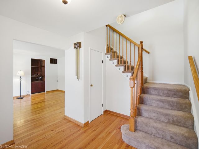 3321 Woodridge Drive, Woodridge, IL 60517