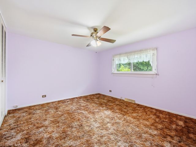 3321 Woodridge Drive, Woodridge, IL 60517
