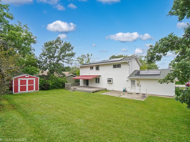 3321 Woodridge Drive, Woodridge, IL 60517