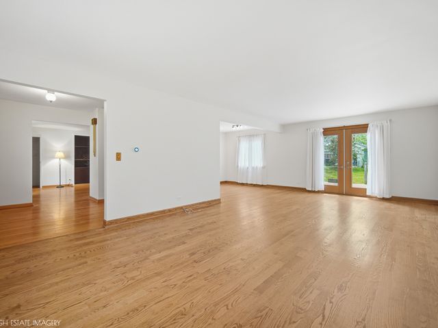 3321 Woodridge Drive, Woodridge, IL 60517