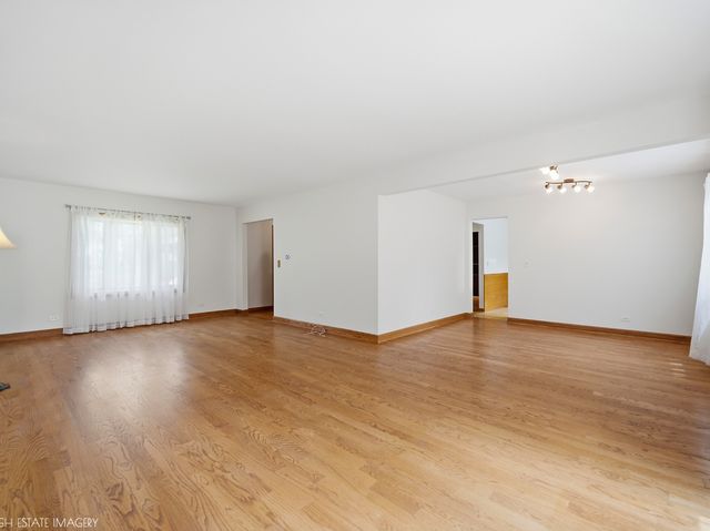 3321 Woodridge Drive, Woodridge, IL 60517