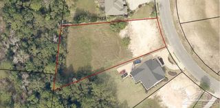 5728 Highland Lake Dr, Milton, FL 32583