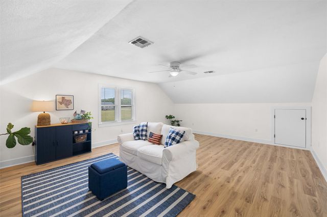 1780 Ike Lane, Brenham, TX 77833