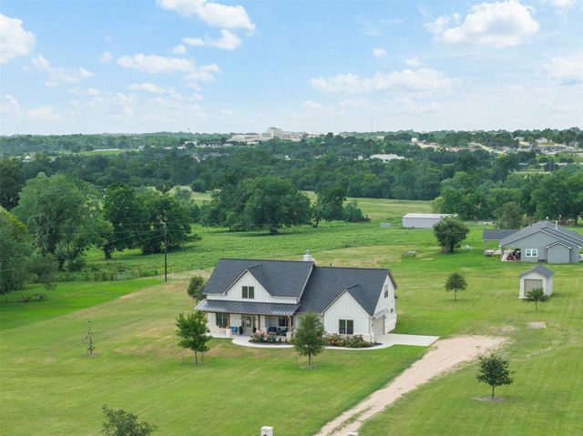 1780 Ike Lane, Brenham, TX 77833