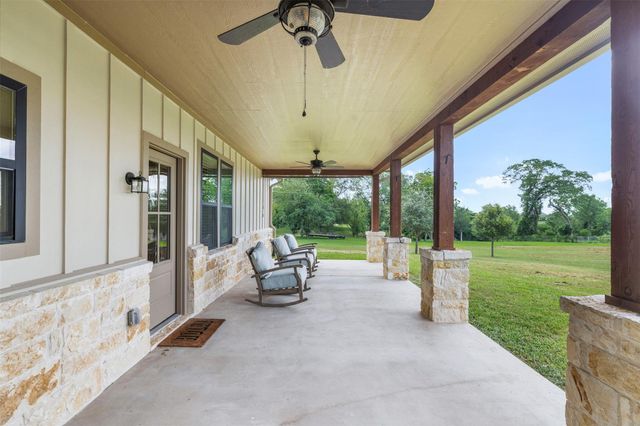 1780 Ike Lane, Brenham, TX 77833