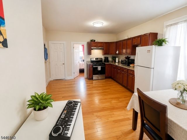 314 Smith St, Newark City, NJ 07106