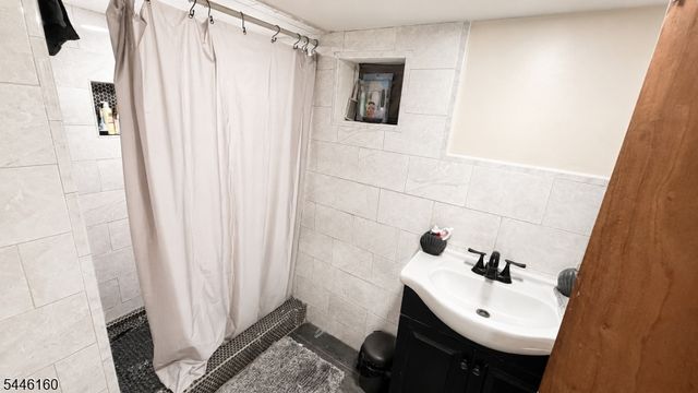 314 Smith St, Newark City, NJ 07106