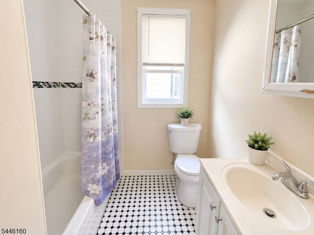 314 Smith St, Newark City, NJ 07106