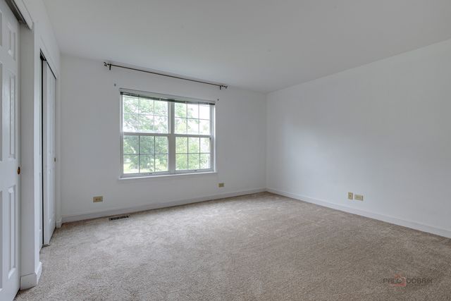 17781 W ELSBURY Street, Gurnee, IL 60031