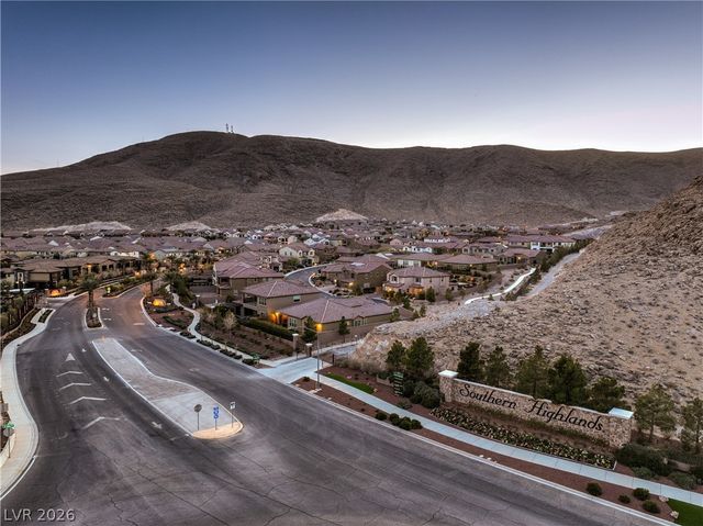 3213 Molinos Drive, Las Vegas, NV 89141