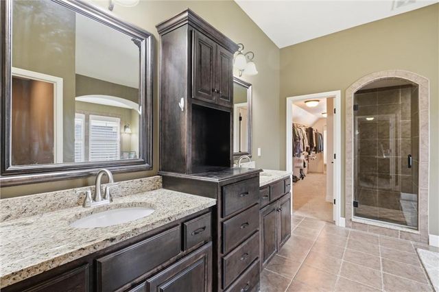 21180 W 107th Terrace, Olathe, KS 66061