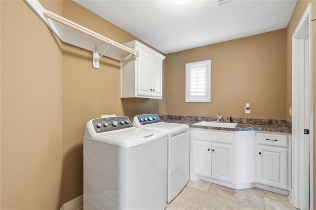 21180 W 107th Terrace, Olathe, KS 66061