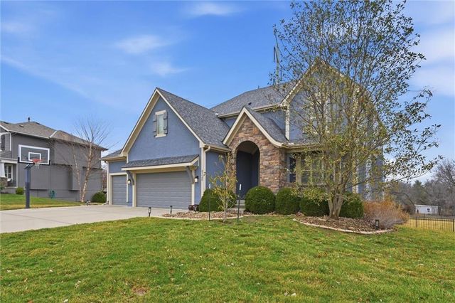 21180 W 107th Terrace, Olathe, KS 66061