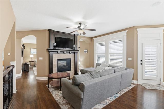 21180 W 107th Terrace, Olathe, KS 66061