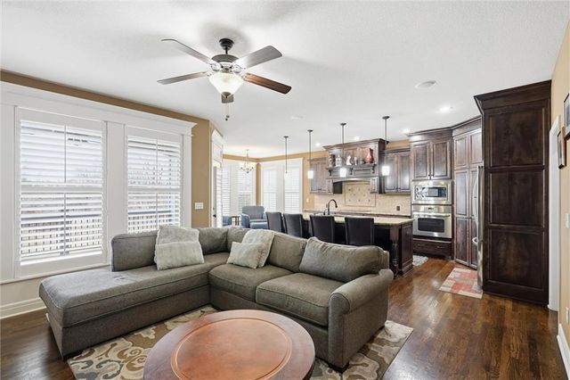 21180 W 107th Terrace, Olathe, KS 66061